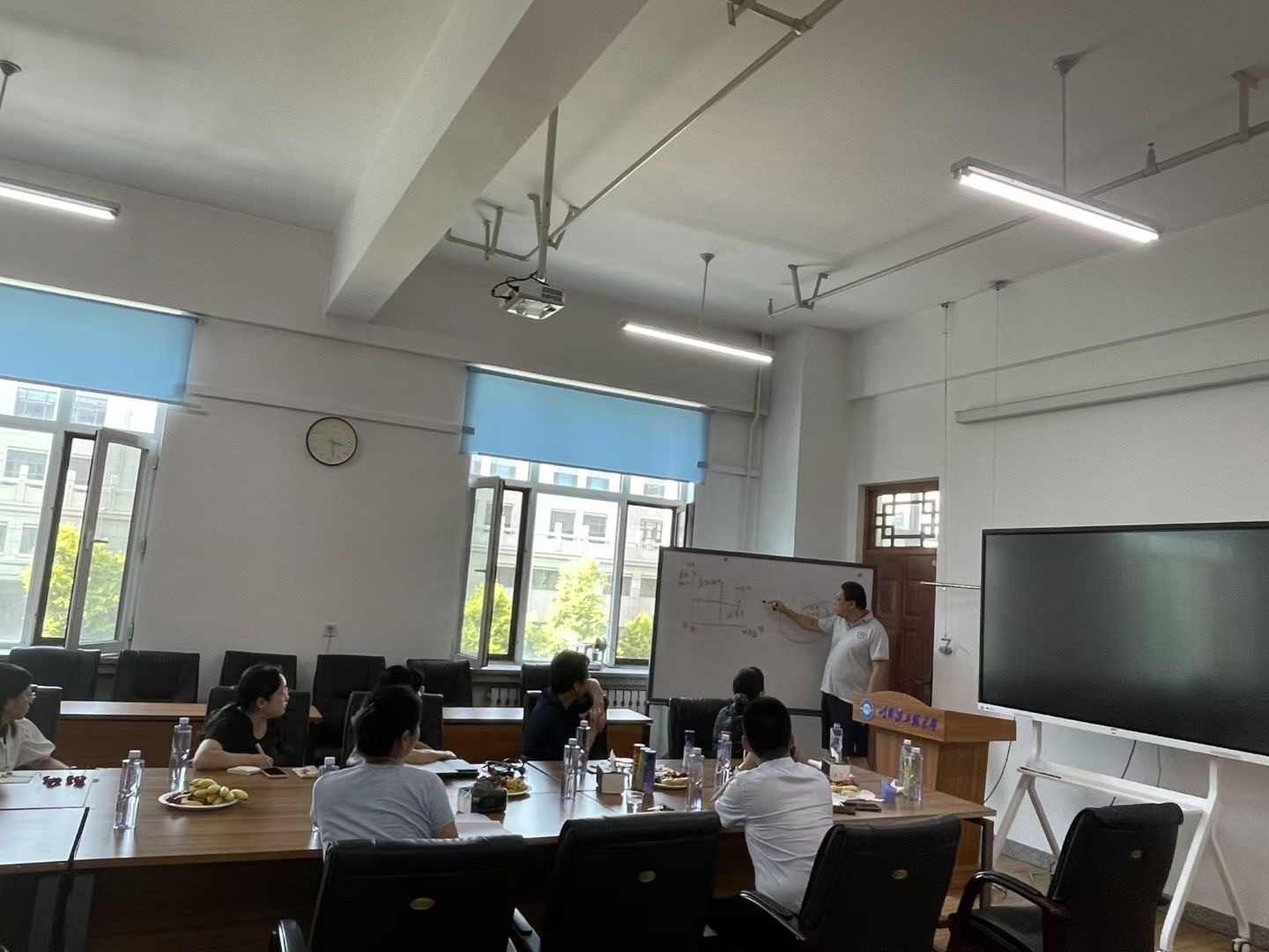 孙永伟博士受邀与哈尔滨工程大学师生交流创新方法 孙永伟博士受邀与哈尔滨工程大学师生交流创新方法