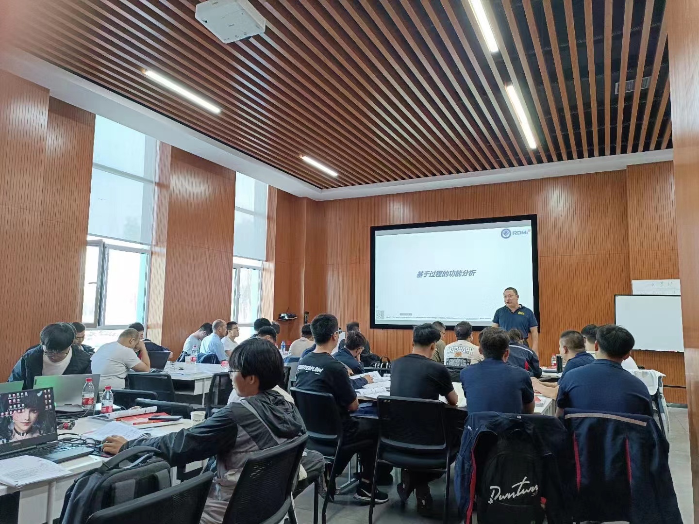 孙永伟博士执教共享装备工程技术人员进行TRIZ创新方法专项培训 孙永伟博士执教共享装备工程技术人员进行TRIZ创新方法专项培训