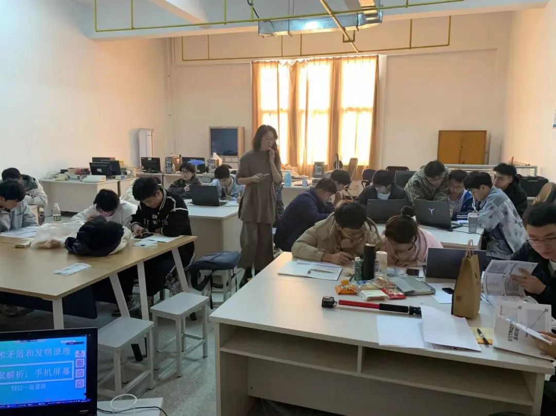 TRIZ三级专家陈奕霖老师解答现场提问 TRIZ三级专家陈奕霖老师解答现场提问