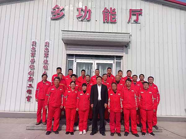 孙永伟博士与中国石油大港油田的技能专家、劳模们探讨TRIZ创新方法的新发展 孙永伟博士与中国石油大港油田的技能专家、劳模们探讨TRIZ创新方法的新发展